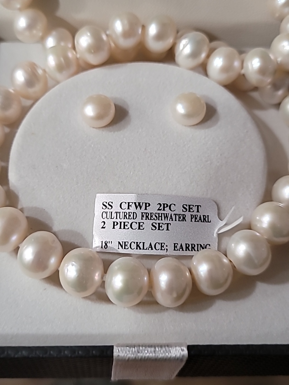 Pearl Necklace Earrings New Boxed Set White - Picture 5 of 8